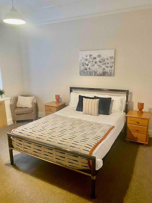 Bright 2 Bedroom Apartment Near Seafront Central Penzance Eksteriør bilde